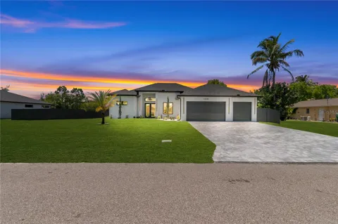 1114 SW 8TH PL