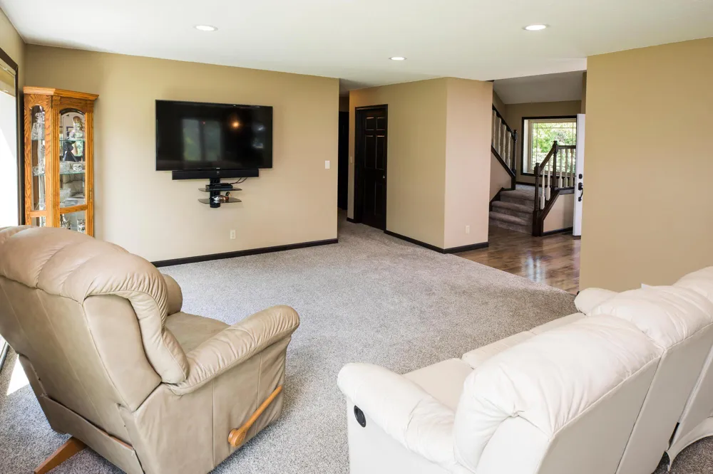 9077 82nd Avenue NE Spicer, MN 56288