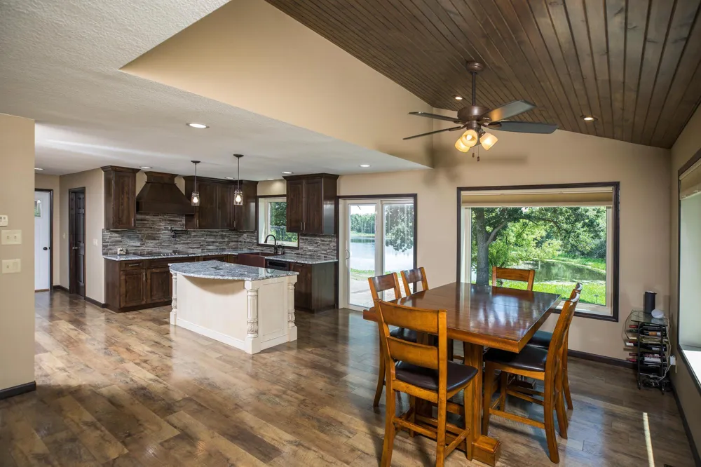 9077 82nd Avenue NE Spicer, MN 56288