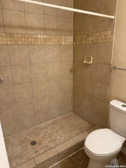 9527 BEAR CREEK DR San Antonio, TX 78245