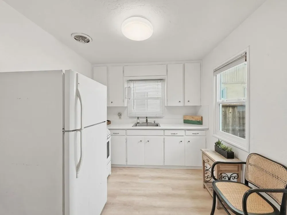 4630 Jewel Street Capitola, CA 95010
