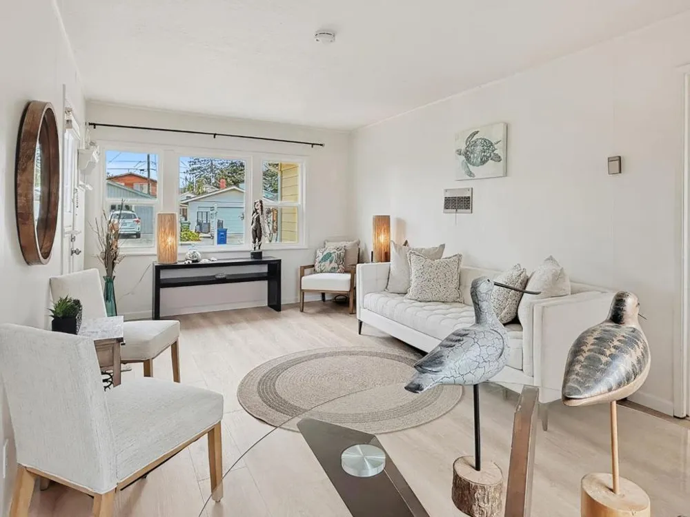 4630 Jewel Street Capitola, CA 95010