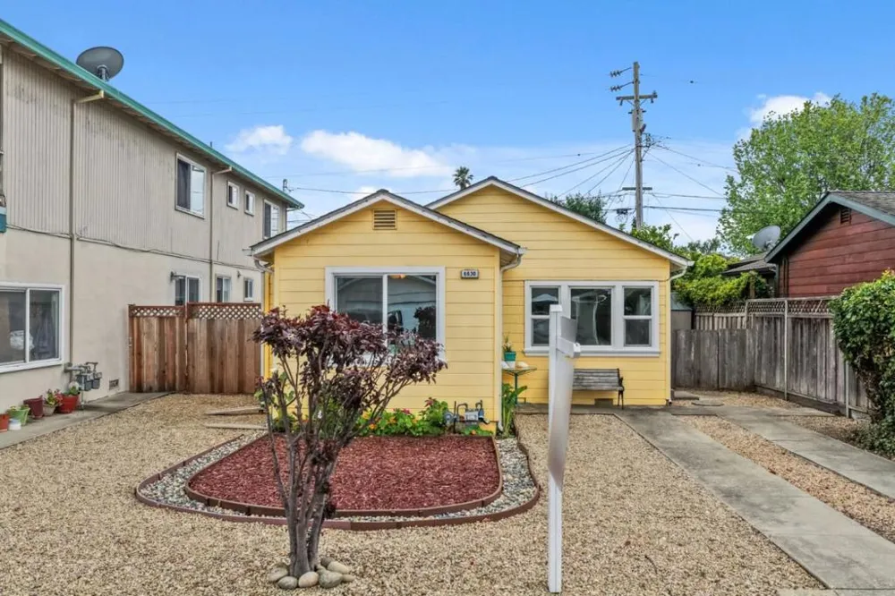 4630 Jewel Street Capitola, CA 95010