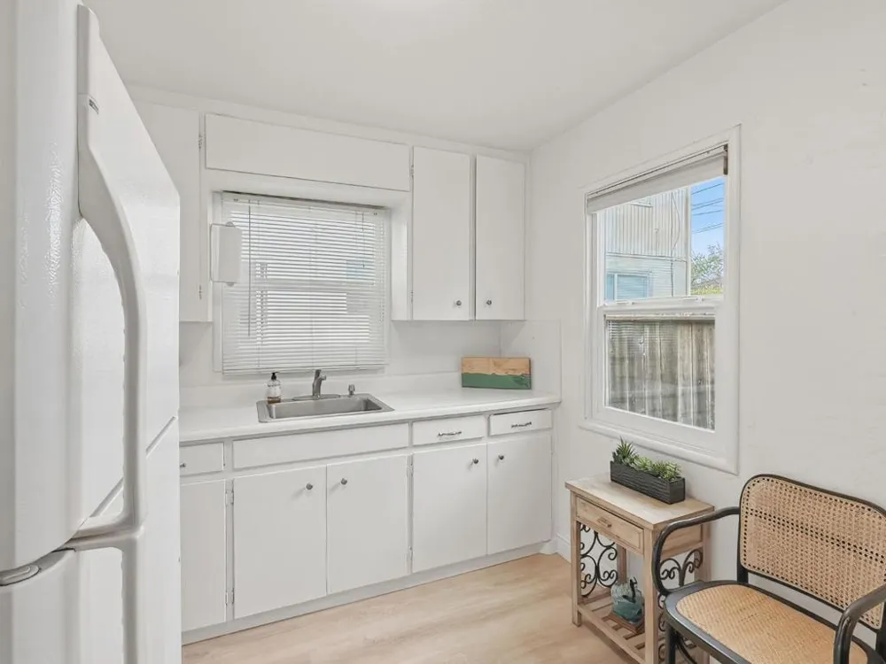 4630 Jewel Street Capitola, CA 95010