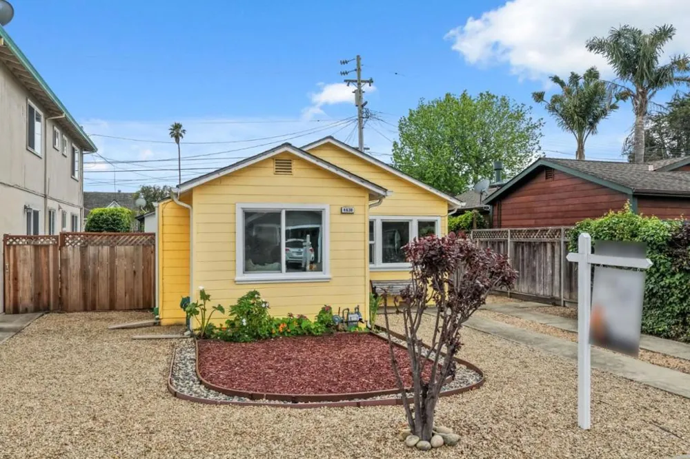 4630 Jewel Street Capitola, CA 95010