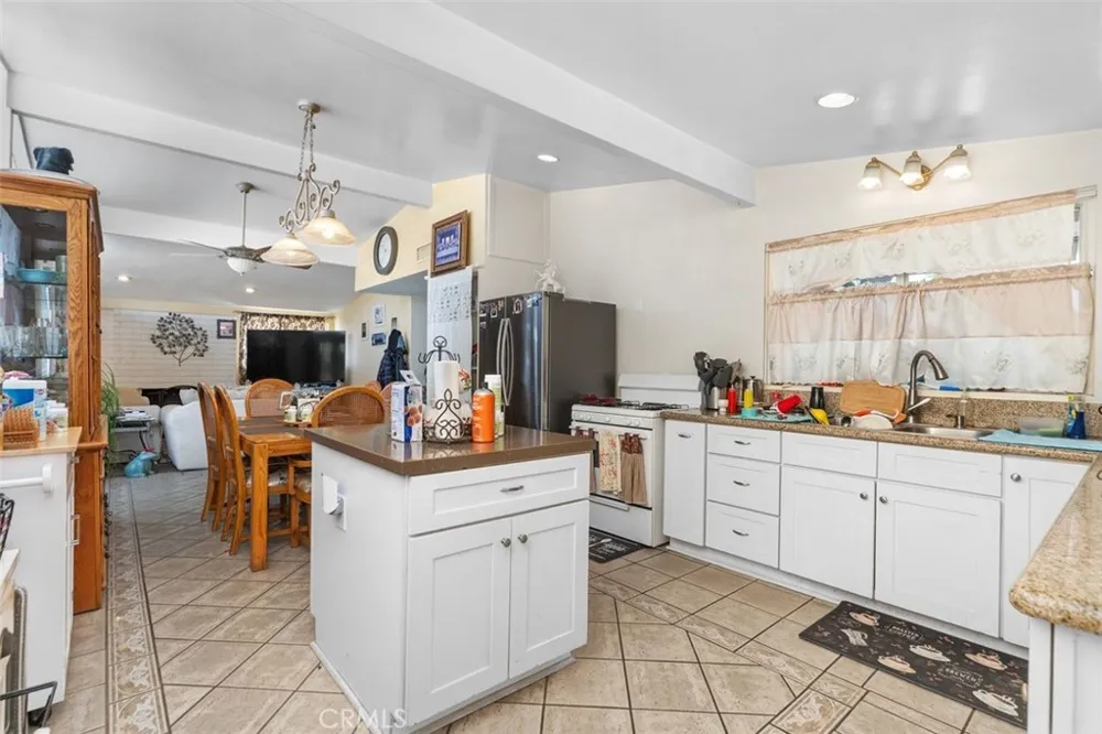 2113 W Niobe Anaheim, CA 92804
