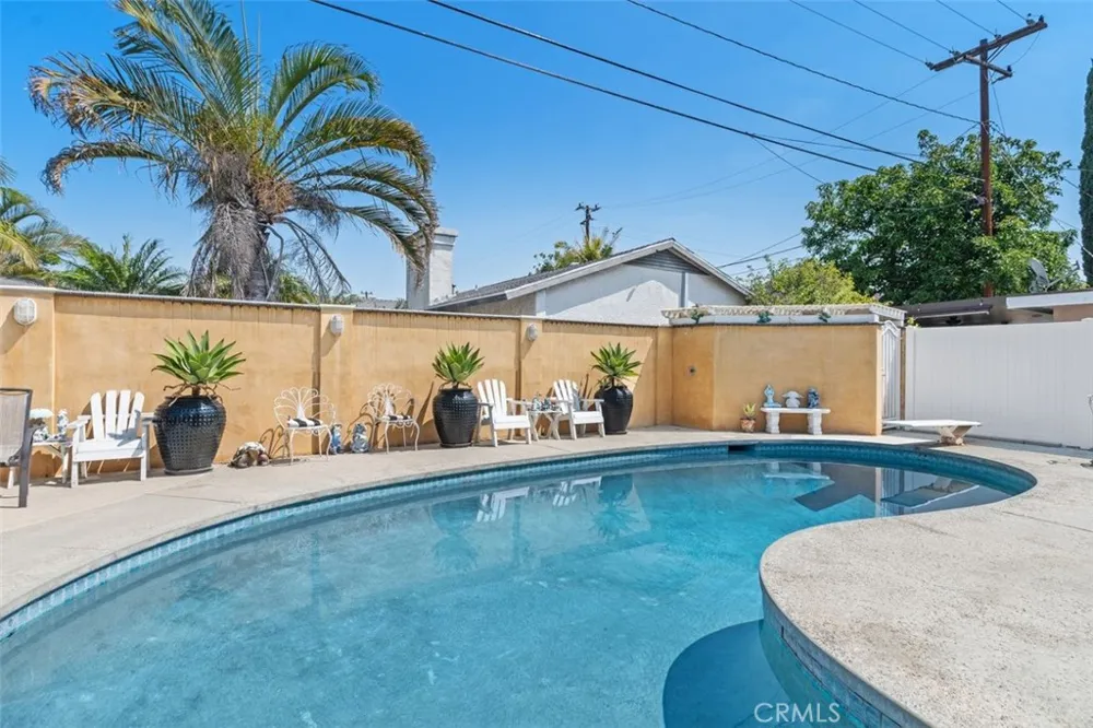 2113 W Niobe Anaheim, CA 92804