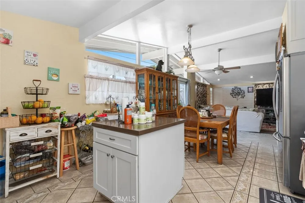 2113 W Niobe Anaheim, CA 92804