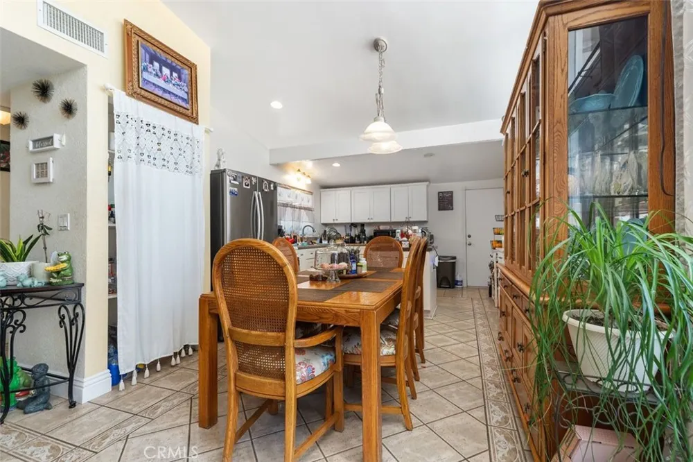 2113 W Niobe Anaheim, CA 92804