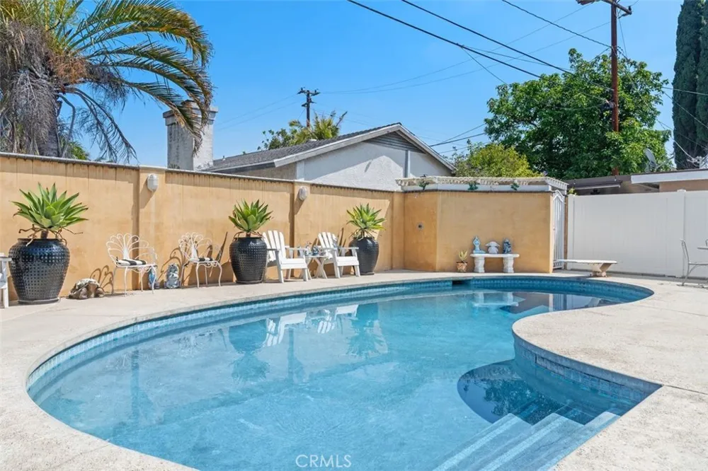 2113 W Niobe Anaheim, CA 92804