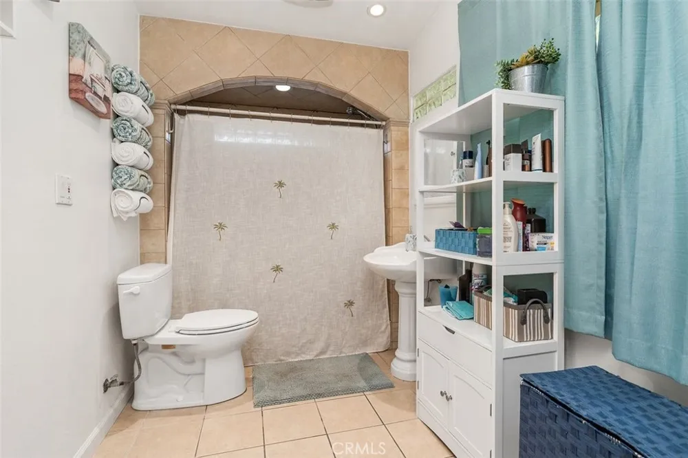 2113 W Niobe Anaheim, CA 92804