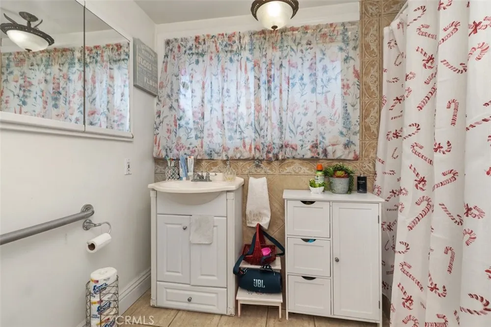 2113 W Niobe Anaheim, CA 92804