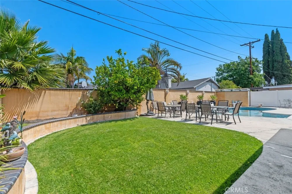 2113 W Niobe Anaheim, CA 92804