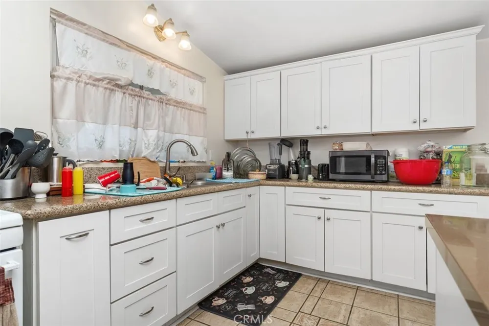 2113 W Niobe Anaheim, CA 92804
