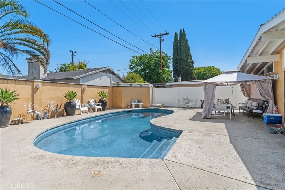 2113 W Niobe Anaheim, CA 92804