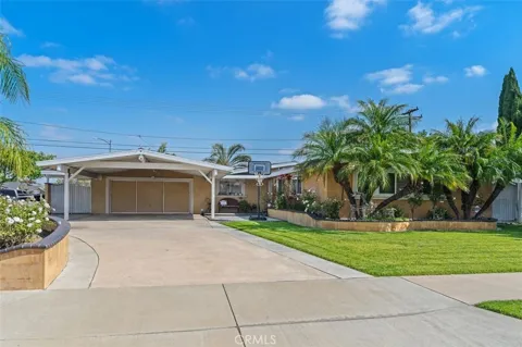 2113 W Niobe
