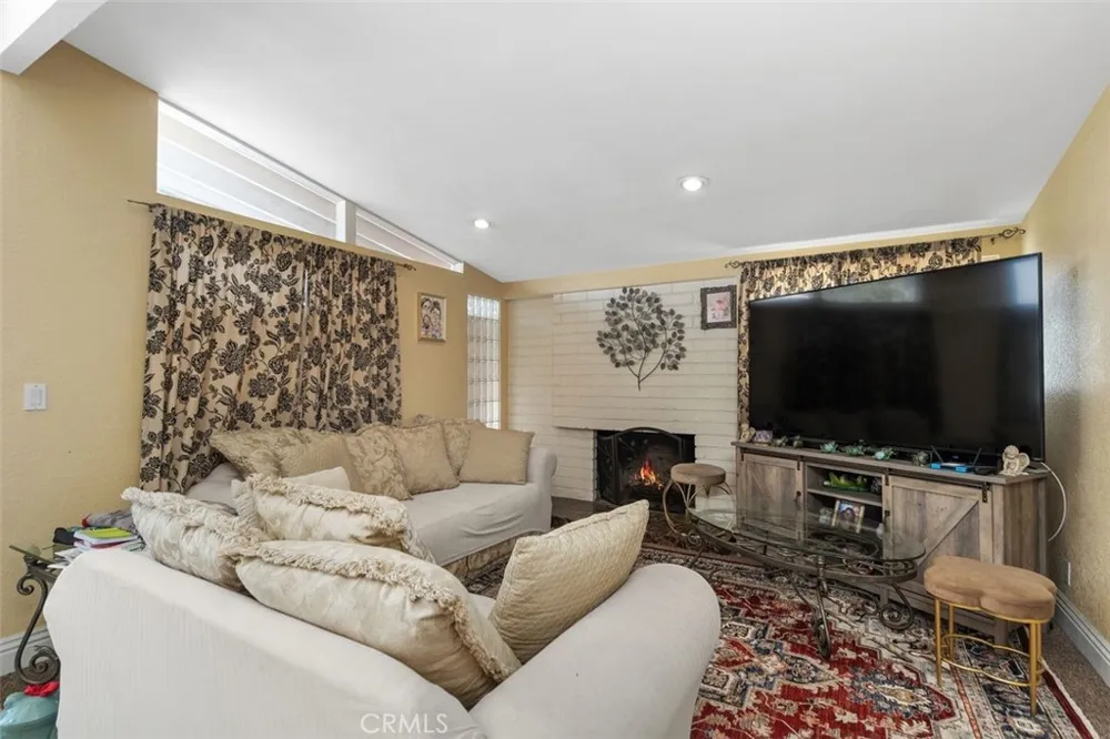 2113 W Niobe Anaheim, CA 92804