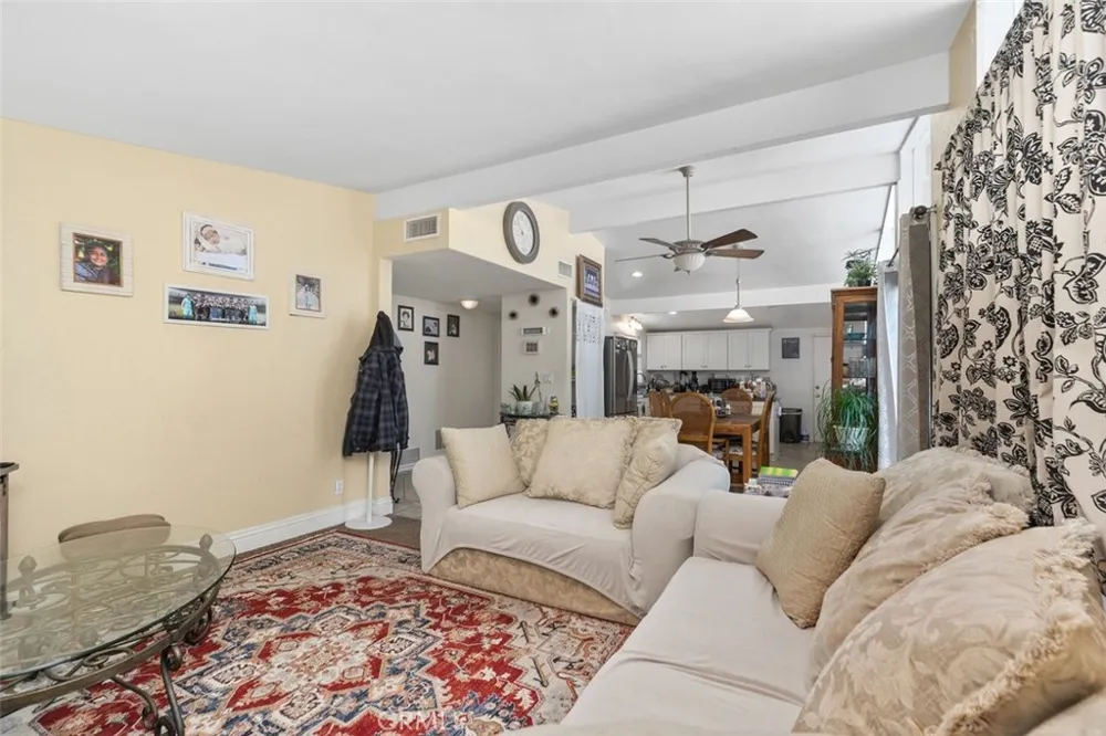 2113 W Niobe Anaheim, CA 92804