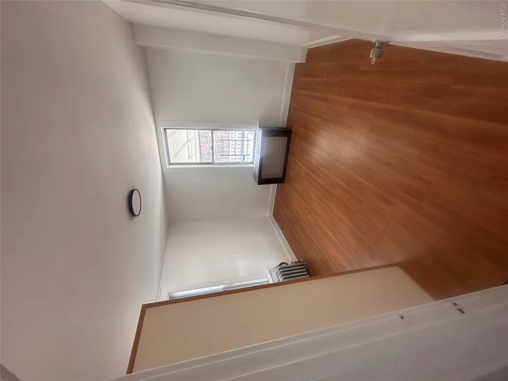 421 S 10th Avenue Mount Vernon, NY 10550