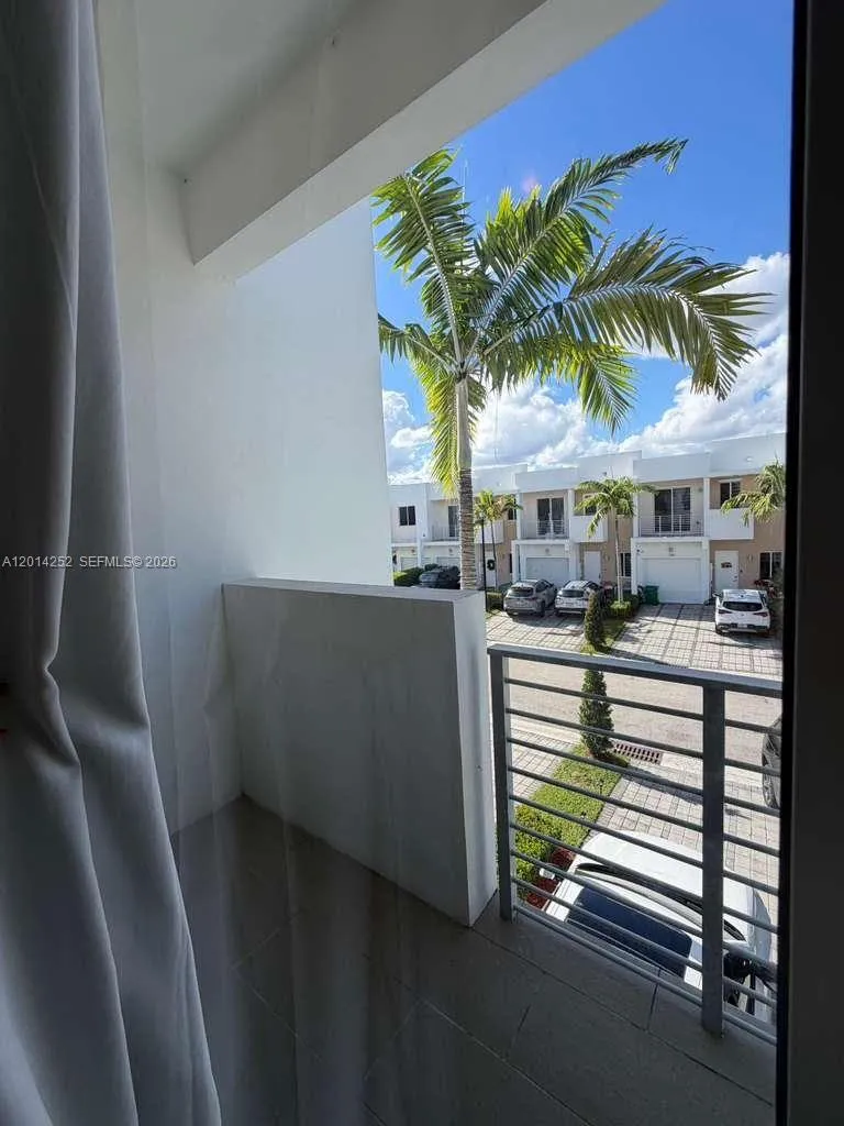 7187 NW 103 PATH #7187 Miami, FL 33178