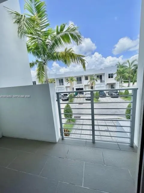 7187 NW 103 PATH #7187 Miami, FL 33178