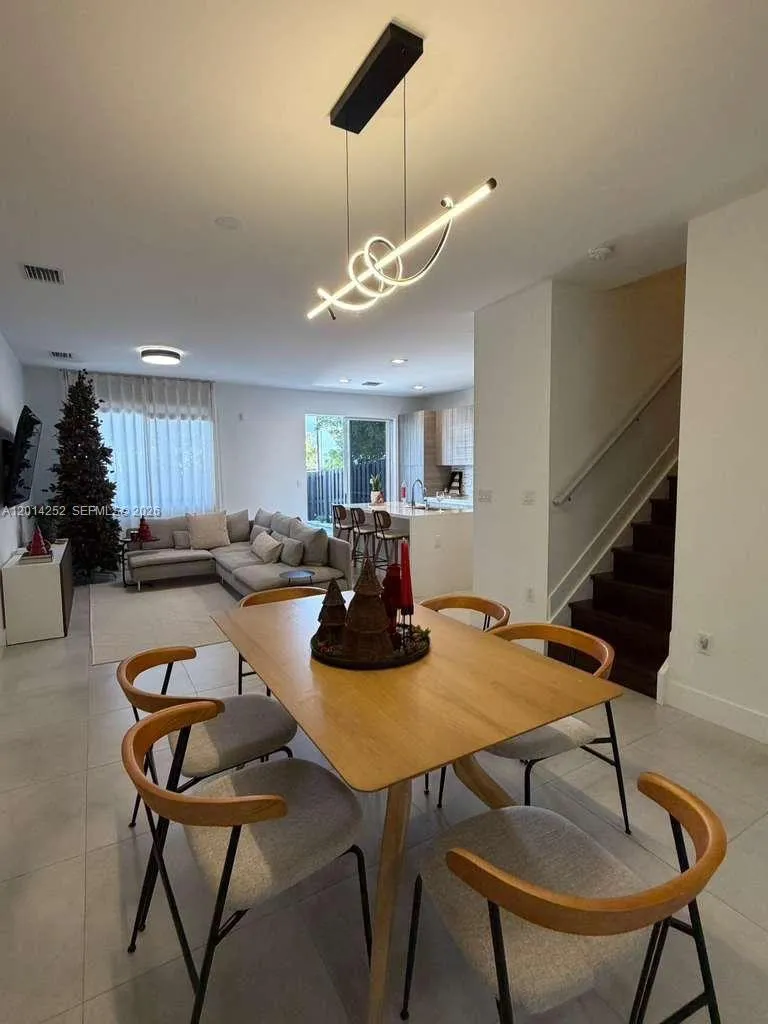 7187 NW 103 PATH #7187 Miami, FL 33178