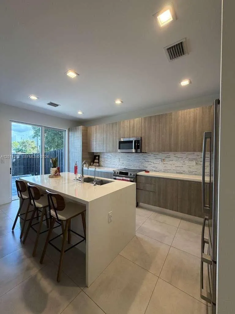 7187 NW 103 PATH #7187 Miami, FL 33178