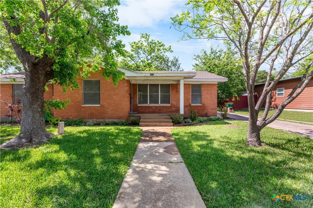 1412 E Leon Street Gatesville, TX 76528