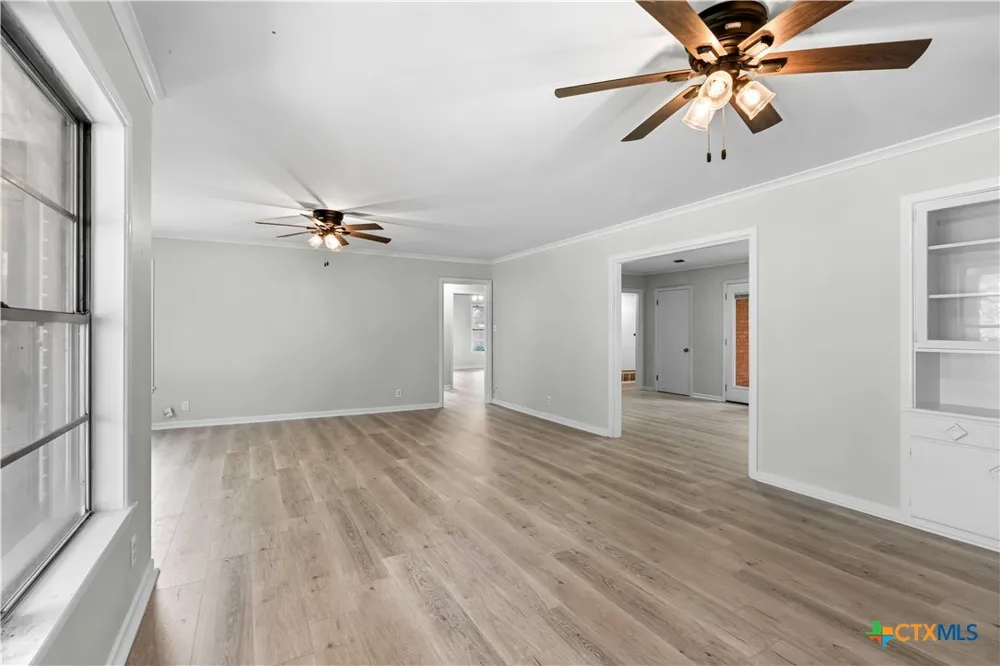 1412 E Leon Street Gatesville, TX 76528