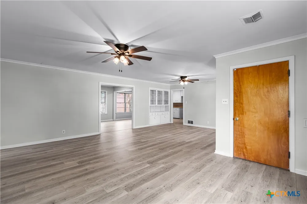 1412 E Leon Street Gatesville, TX 76528