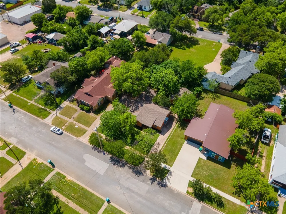 1412 E Leon Street Gatesville, TX 76528