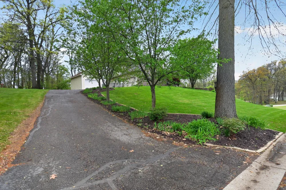 2112 Scenic Hills Drive Leoni Township, MI 49201
