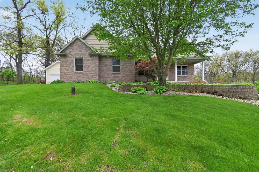 2112 Scenic Hills Drive Leoni Township, MI 49201