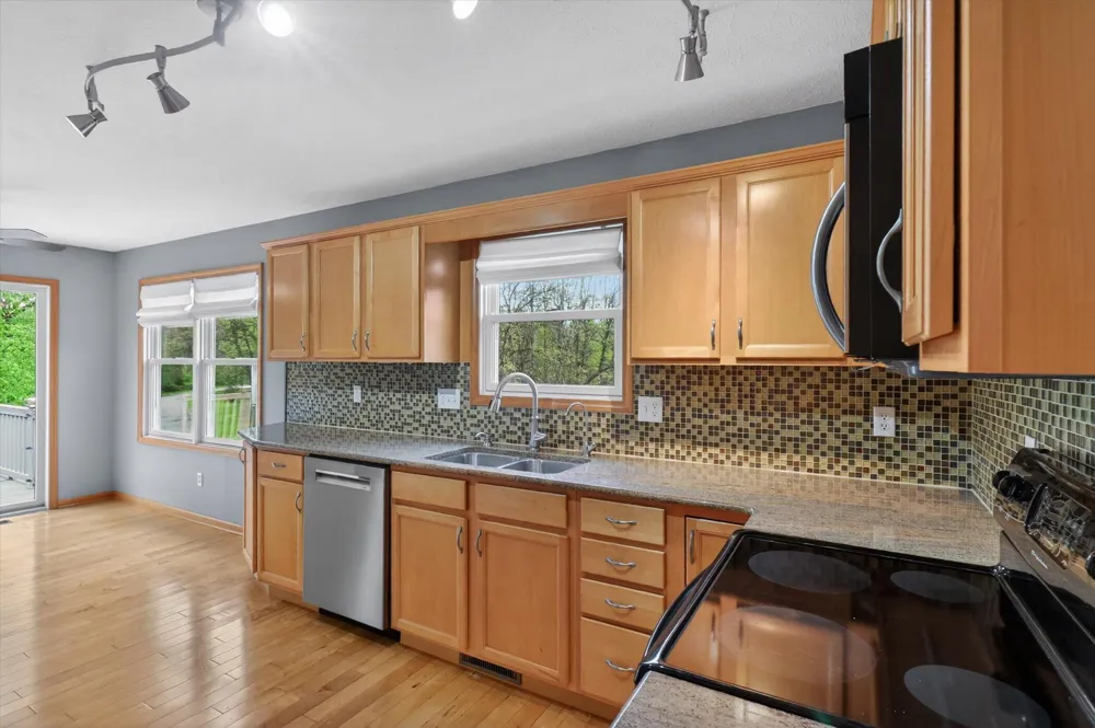 2112 Scenic Hills Drive Leoni Township, MI 49201