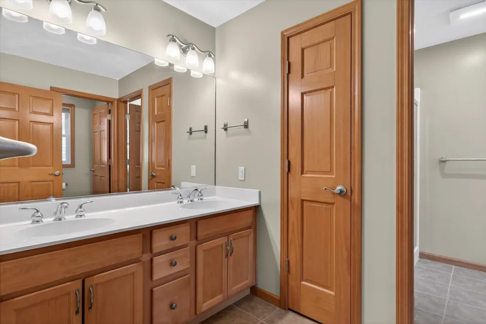 2112 Scenic Hills Drive Leoni Township, MI 49201