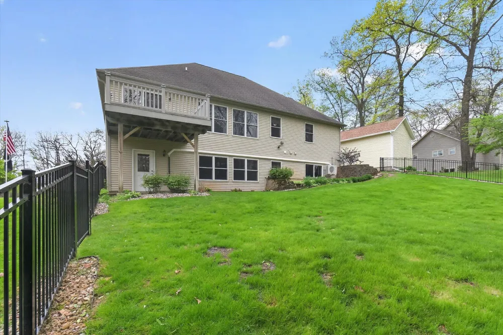 2112 Scenic Hills Drive Leoni Township, MI 49201