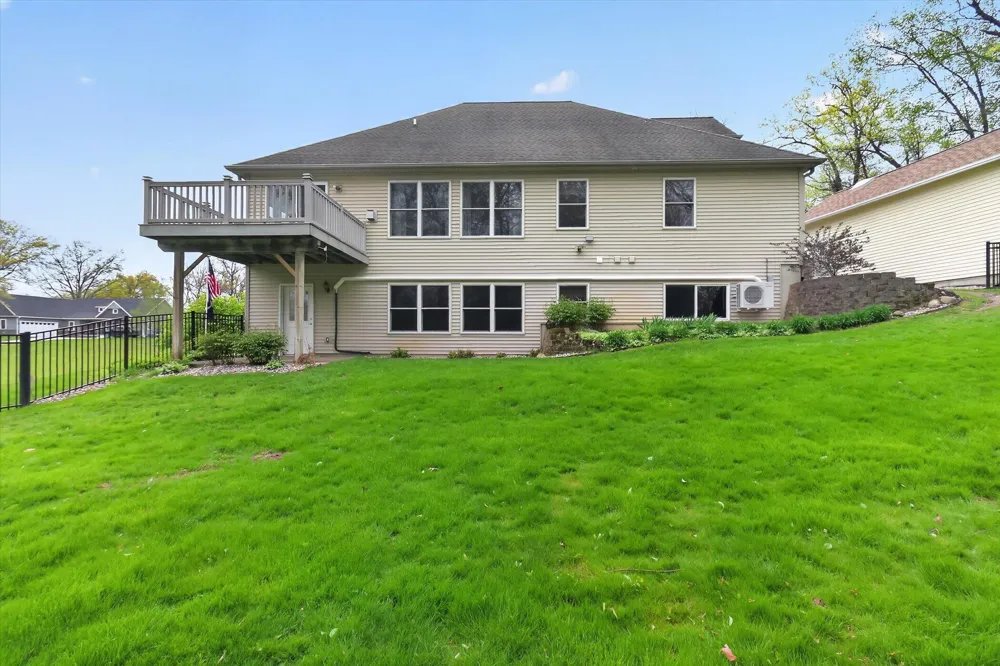 2112 Scenic Hills Drive Leoni Township, MI 49201