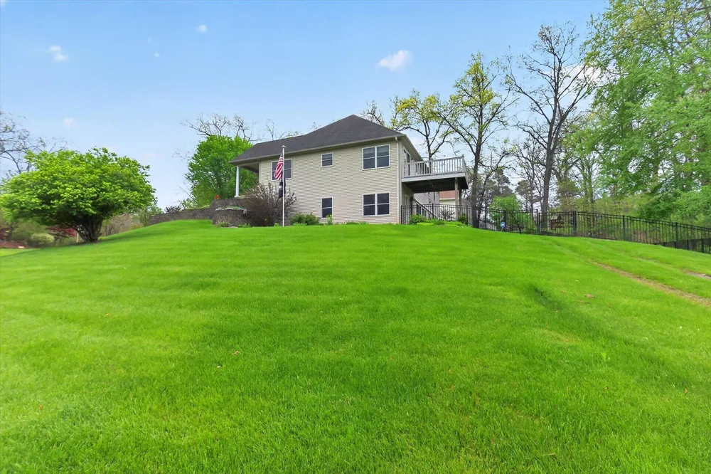 2112 Scenic Hills Drive Leoni Township, MI 49201