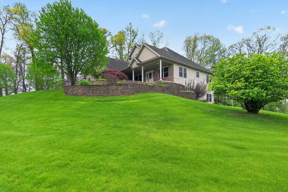 2112 Scenic Hills Drive Leoni Township, MI 49201