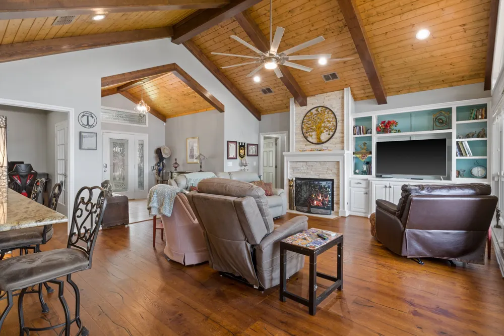 398 Private Road 2939 Pittsburg, TX 75686