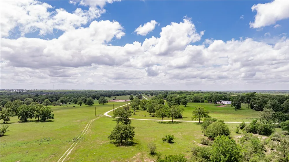 2199 Navasota Ridge (Pvt) Navasota, TX 77868