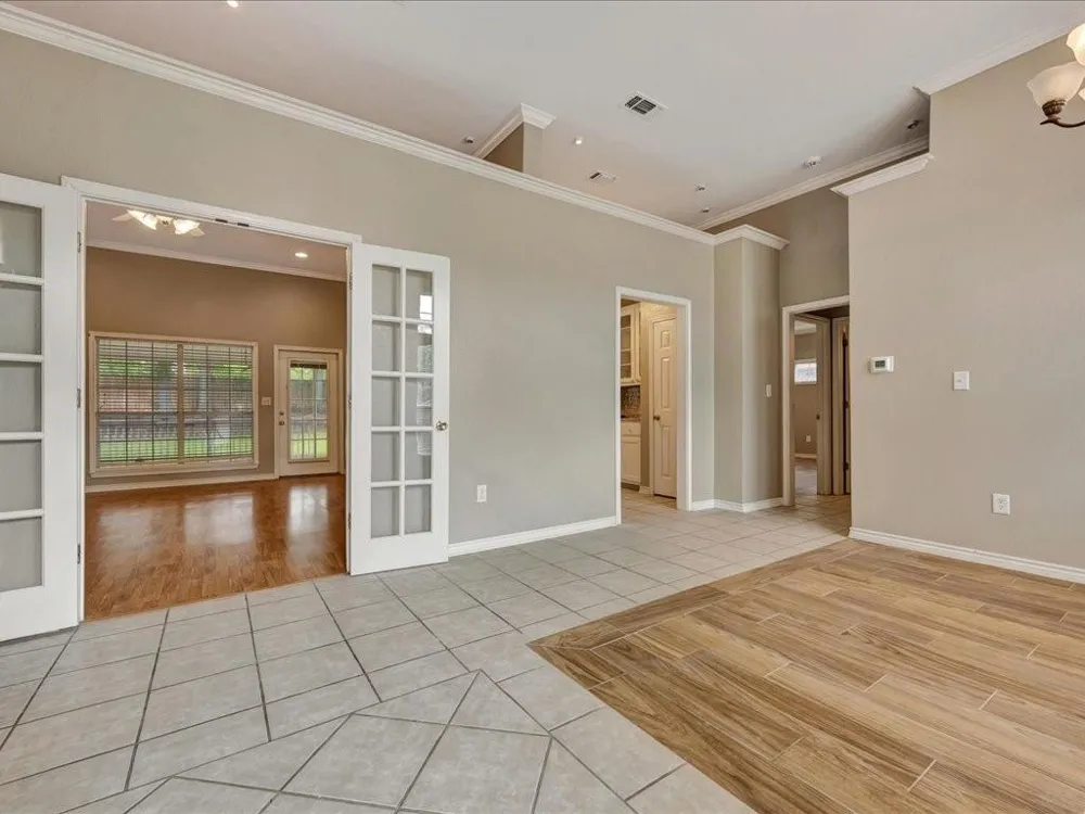 301 Whitehouse Oaks Street Lufkin, TX 75901