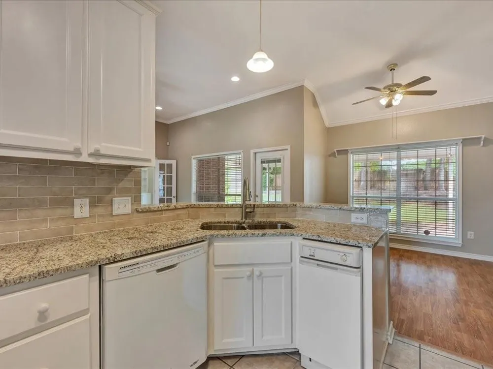 301 Whitehouse Oaks Street Lufkin, TX 75901