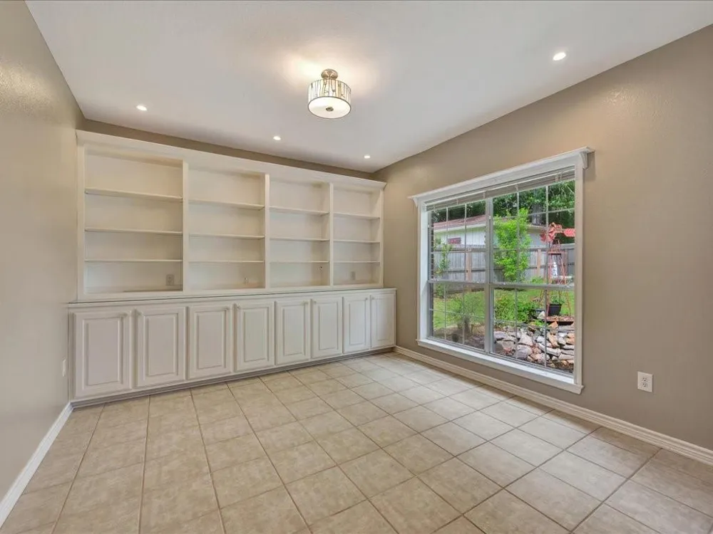 301 Whitehouse Oaks Street Lufkin, TX 75901