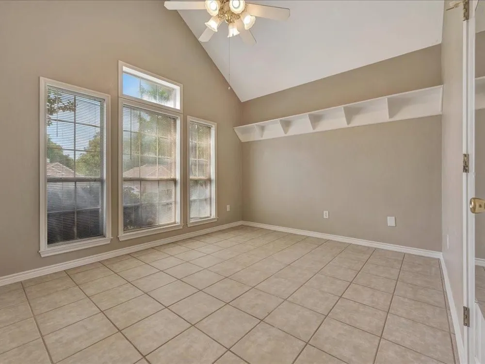 301 Whitehouse Oaks Street Lufkin, TX 75901