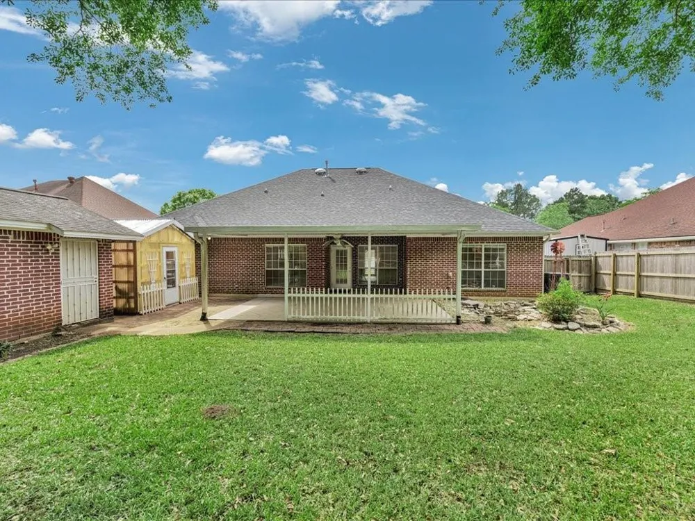 301 Whitehouse Oaks Street Lufkin, TX 75901