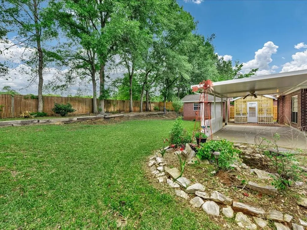 301 Whitehouse Oaks Street Lufkin, TX 75901
