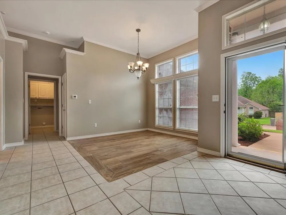 301 Whitehouse Oaks Street Lufkin, TX 75901