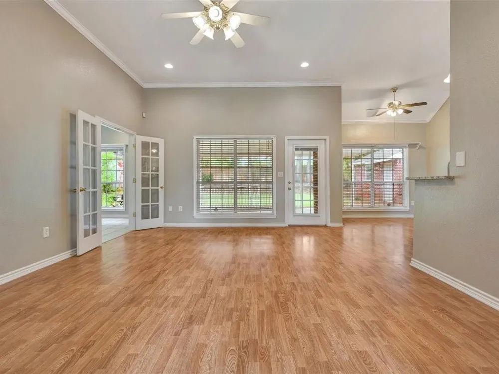 301 Whitehouse Oaks Street Lufkin, TX 75901