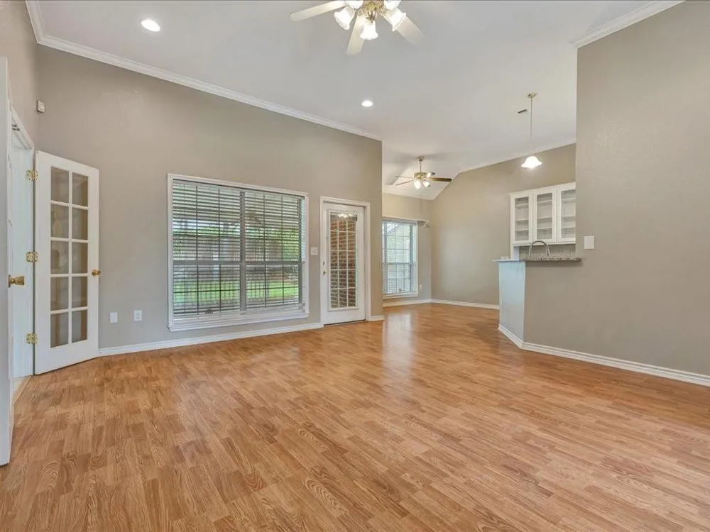 301 Whitehouse Oaks Street Lufkin, TX 75901